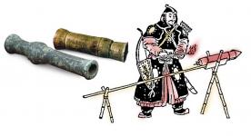 Střelný prach pro vojenské využití. V dynastii Tang (618 – 907) se používal střelný prach k válečným účelům. Napravo první děla používaná armádou. [nové okno]